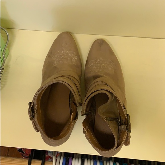 Brown booties! - Picture 5 of 7